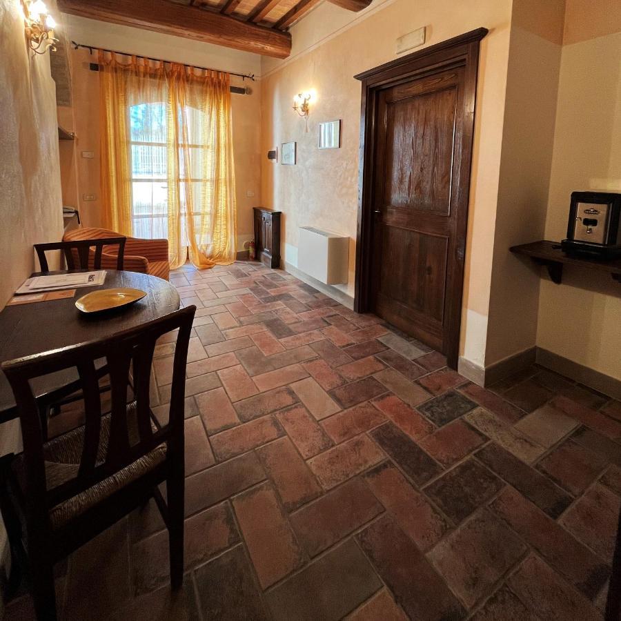 Agriturismo Il Molino Antico - 5 Girasoli สโปเลโต ภายนอก รูปภาพ