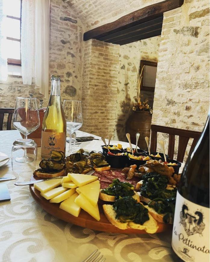 Agriturismo Il Molino Antico - 5 Girasoli สโปเลโต ภายนอก รูปภาพ