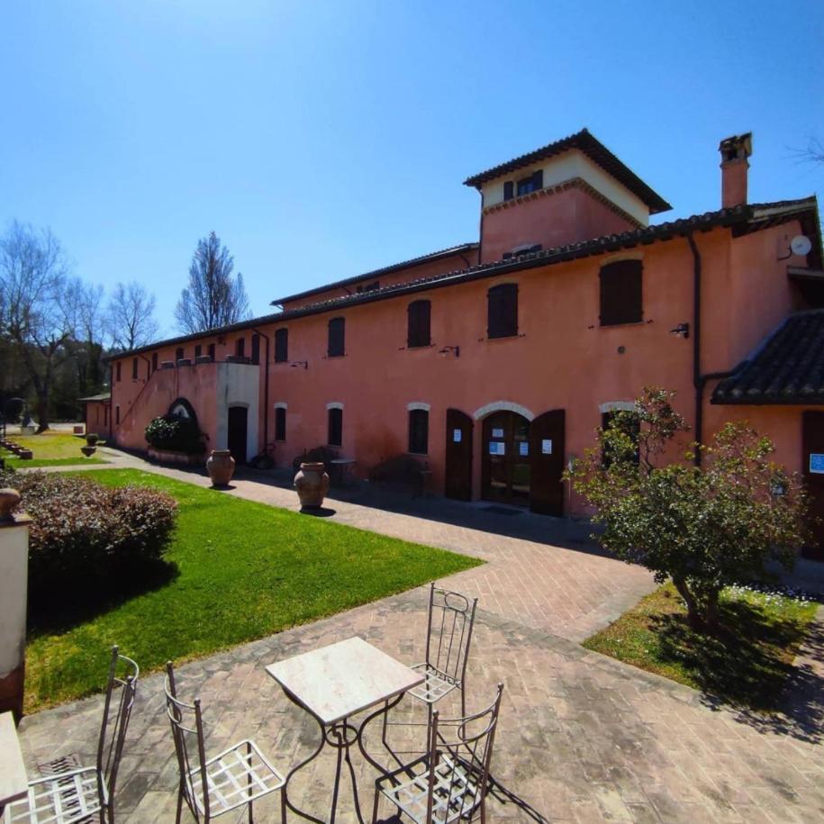 Agriturismo Il Molino Antico - 5 Girasoli สโปเลโต ภายนอก รูปภาพ