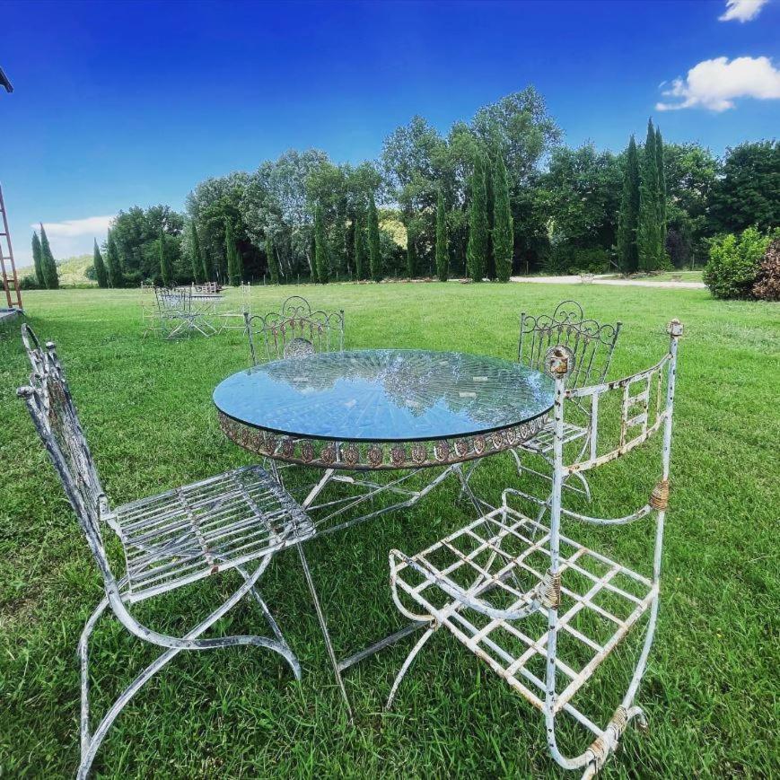 Agriturismo Il Molino Antico - 5 Girasoli สโปเลโต ภายนอก รูปภาพ