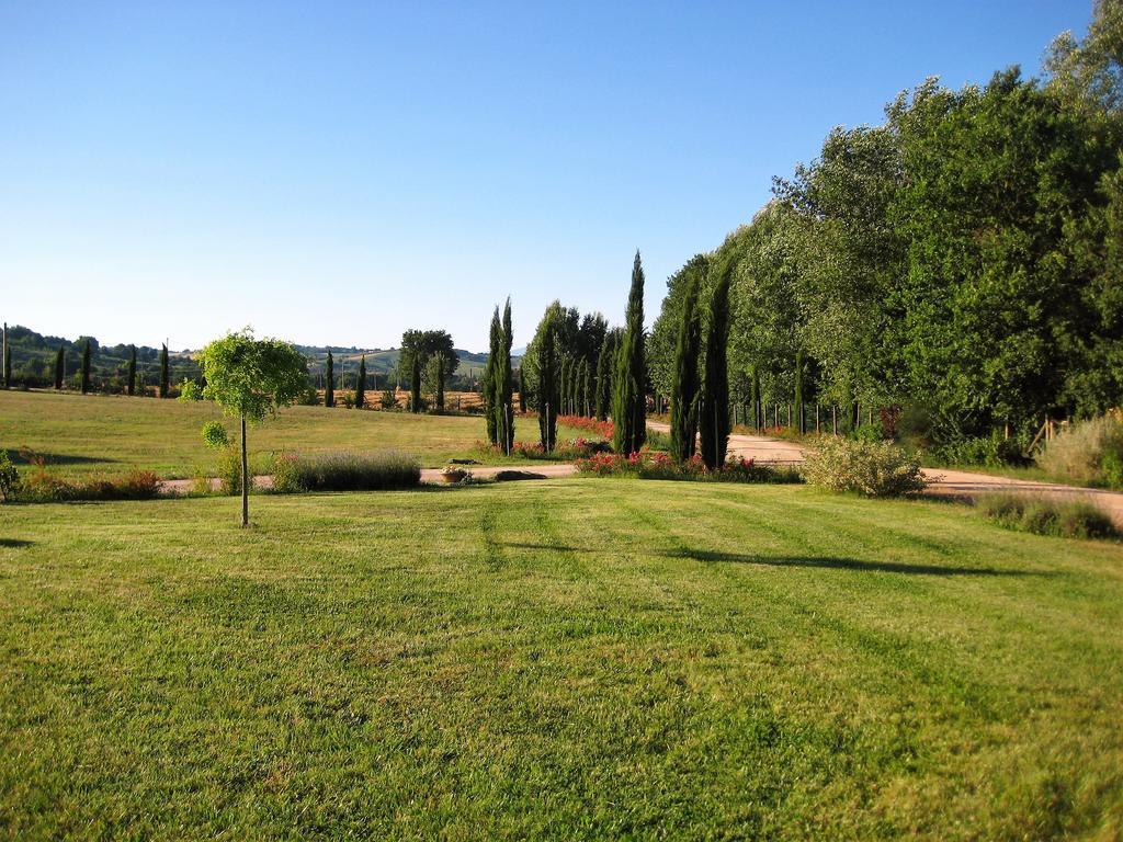 Agriturismo Il Molino Antico - 5 Girasoli สโปเลโต ภายนอก รูปภาพ