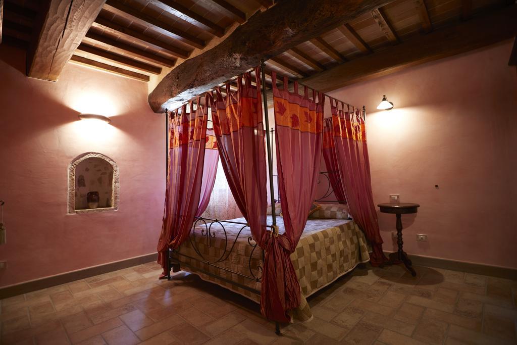 Agriturismo Il Molino Antico - 5 Girasoli สโปเลโต ภายนอก รูปภาพ