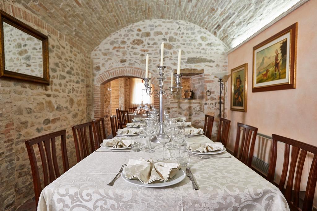 Agriturismo Il Molino Antico - 5 Girasoli สโปเลโต ภายนอก รูปภาพ