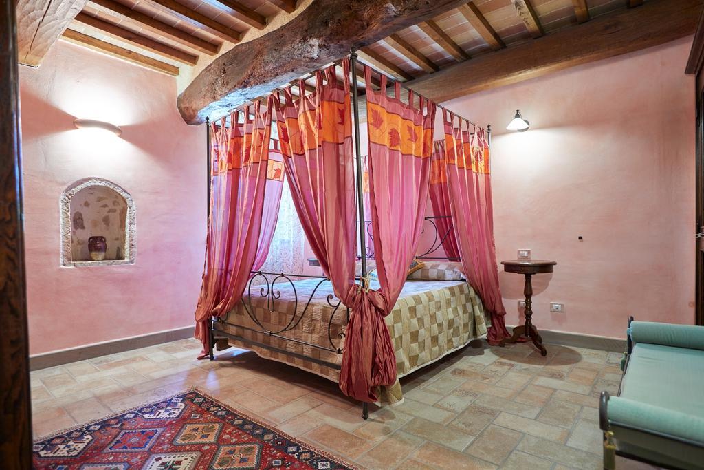 Agriturismo Il Molino Antico - 5 Girasoli สโปเลโต ภายนอก รูปภาพ
