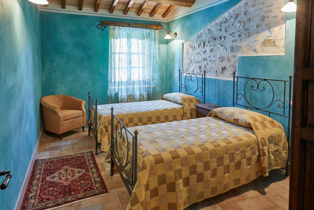 Agriturismo Il Molino Antico - 5 Girasoli สโปเลโต ภายนอก รูปภาพ