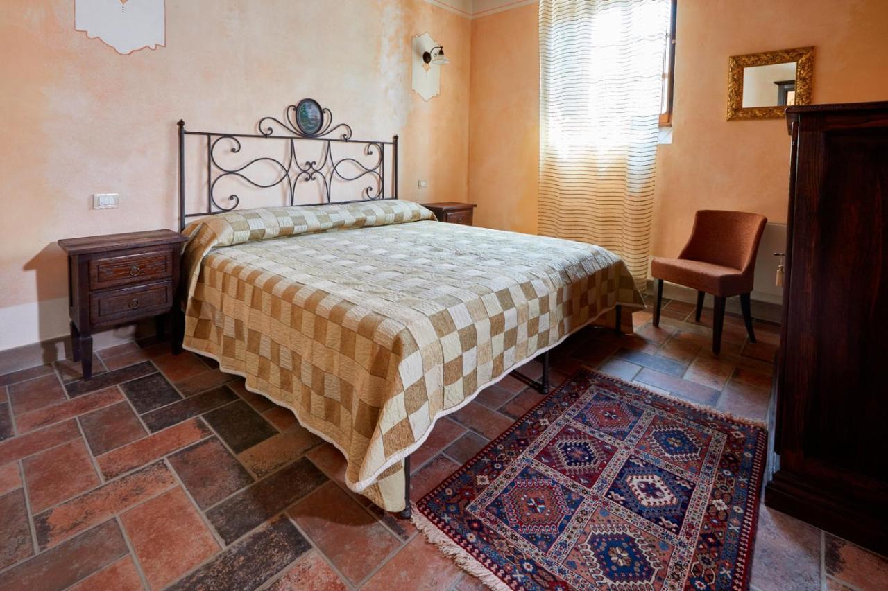 Agriturismo Il Molino Antico - 5 Girasoli สโปเลโต ภายนอก รูปภาพ