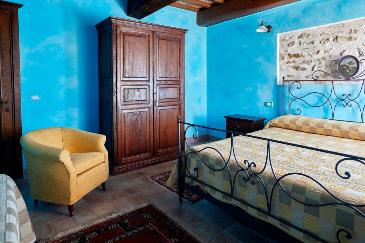 Agriturismo Il Molino Antico - 5 Girasoli สโปเลโต ภายนอก รูปภาพ